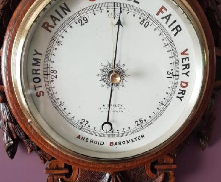 Top Quality Victorian Carved Oak Android Banjo Barometer - Image 2