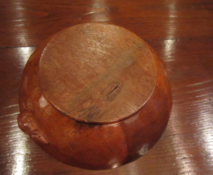 Early Mouseman Oak Fruit Bowl - Image 4