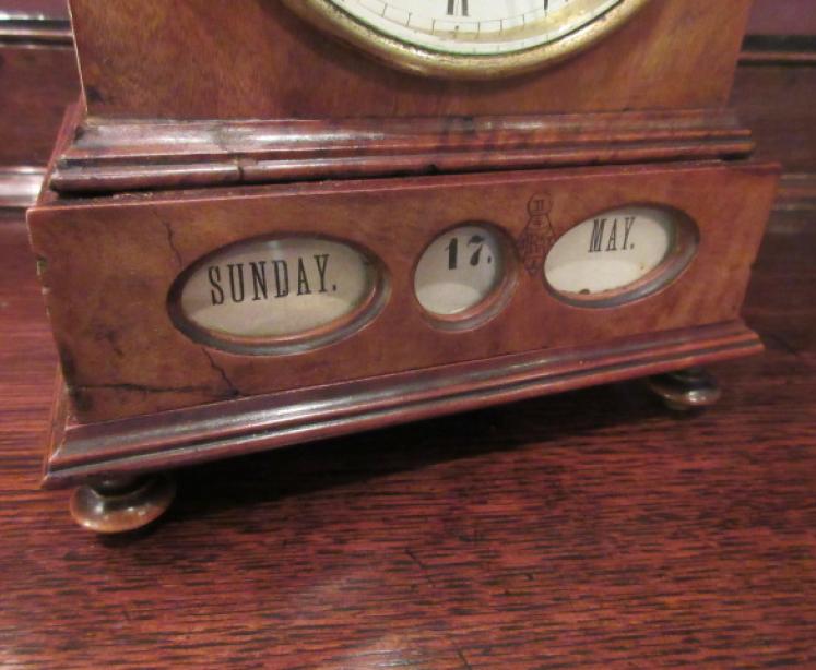 Superb Victorian Antique Mantel Clock with Calendar  - Image 4