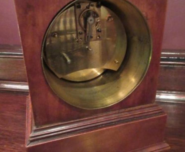 Superb Victorian Antique Mantel Clock with Calendar  - Image 5