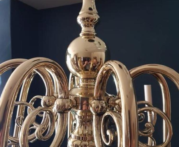 Large Edwardian Cast Brass 8 Arm Chandelier - Image 3