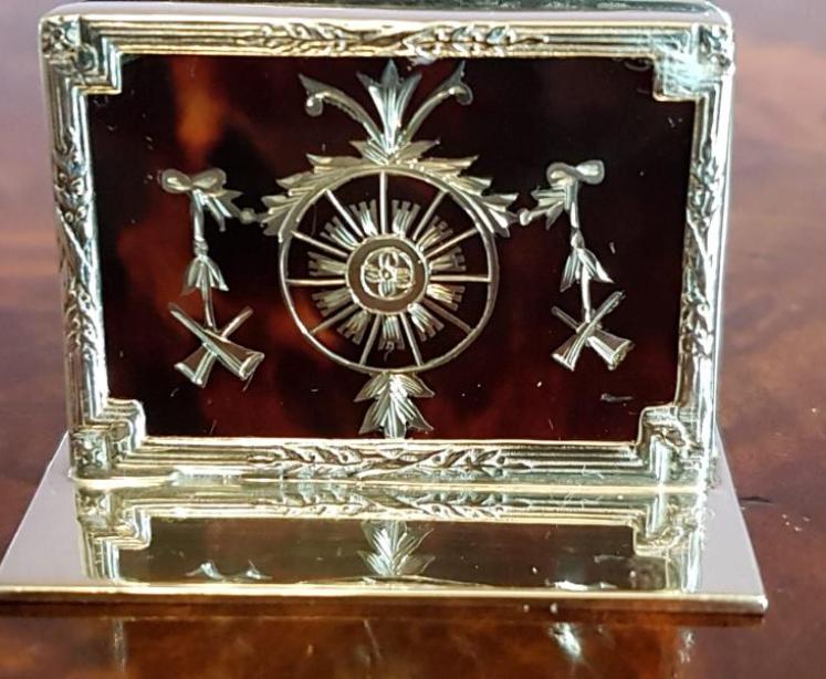 Set Of 4 Silver and Tortoise Shell Menu Holders - Image 2