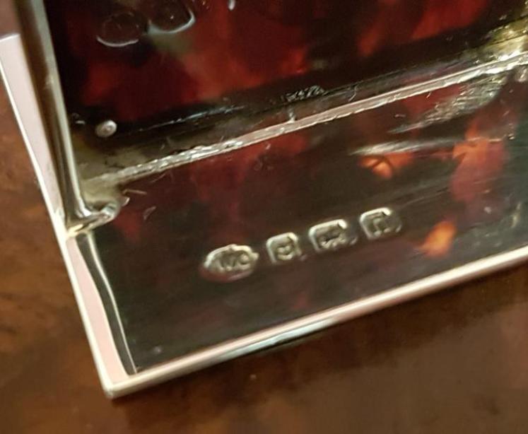 Set Of 4 Silver and Tortoise Shell Menu Holders - Image 3