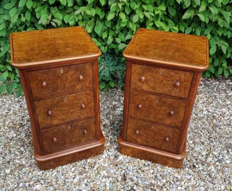 Pair of Top Quality Victorian Burr Walnut Bedside Chests - Image 5