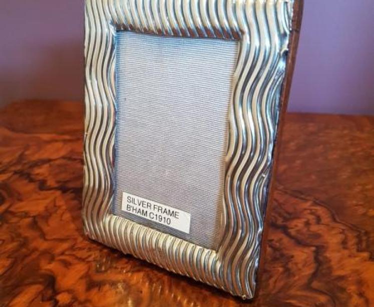 Edwardian Antique Silver Ribbed Photo Frame  - Image 1