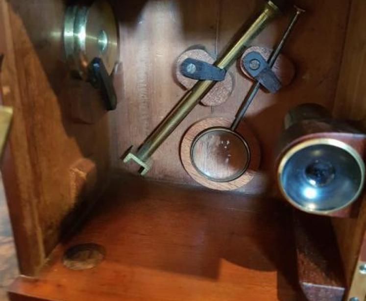Antique Microscope in Original Mahogany Case - Image 5