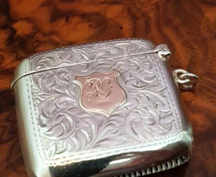 George V Silver and Gold Vesta Case - Image 1