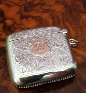 George V Silver and Gold Vesta Case