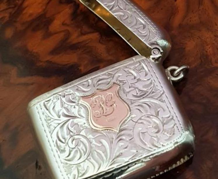 George V Silver and Gold Vesta Case - Image 2