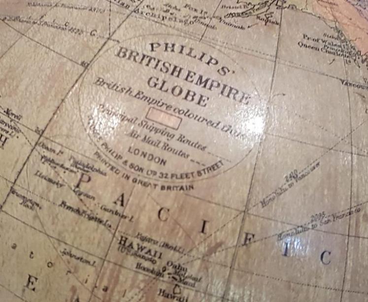 1930's Philips Desktop British Empire Globe And Atlas On Oak Stand - Image 3