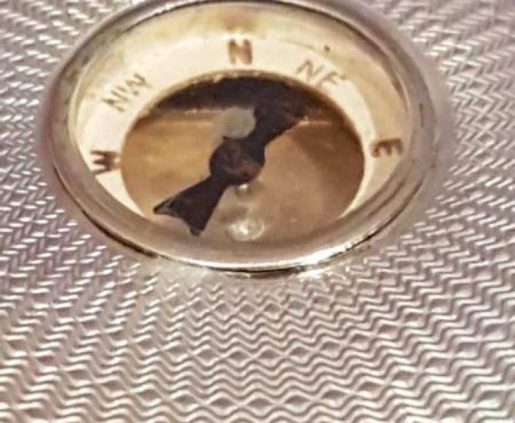 Antique Chester Silver Vesta Case Inset with a Compass - Image 2