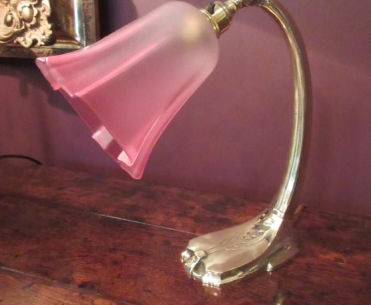 Art Nouveau Period Cast Brass Desk Lamp - Image 1