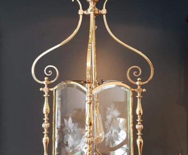 Superb Antique Brass & Bevelled Glass Hall Lantern  - Image 1