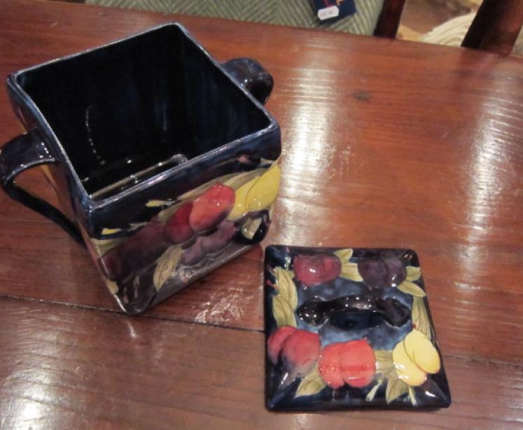Moorcroft Wisteria Twin Handled Lidded Box - Image 3