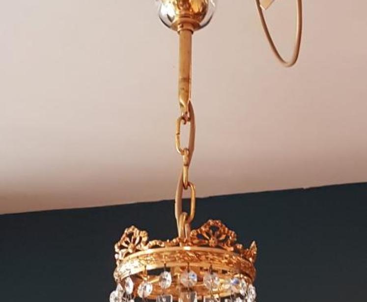 Superb Edwardian Cut Crystal and Gilt Bronze Chandelier  - Image 4