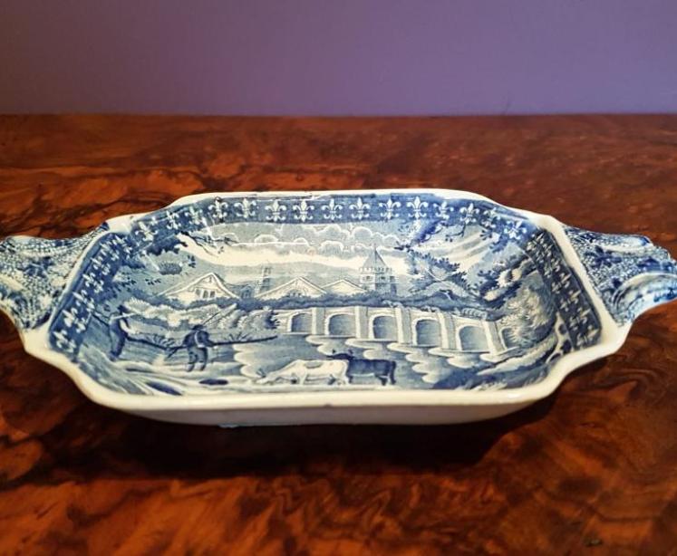 Early 19th Century Blue and White Transfer Print Pickle Dish - Image 5