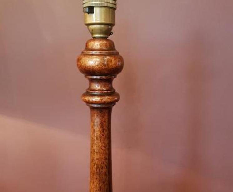 Quality Edwardian Antique Mahogany Table Lamp - Image 2