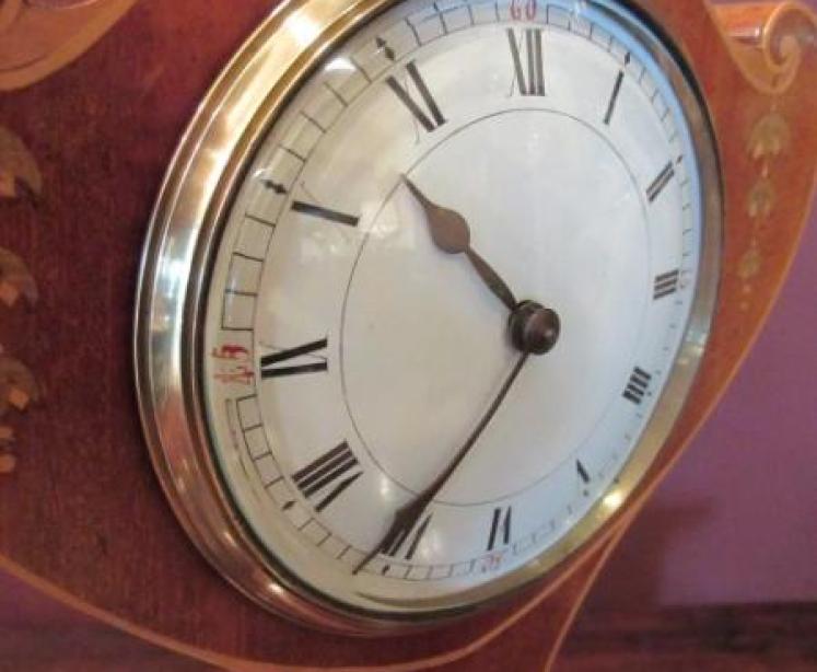 Elegant Art Nouveau Inlaid Mantel Clock - Image 2