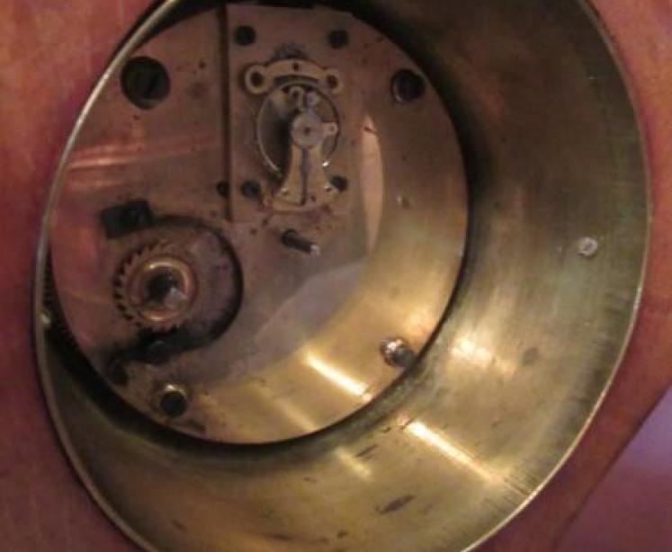 Elegant Art Nouveau Inlaid Mantel Clock - Image 4