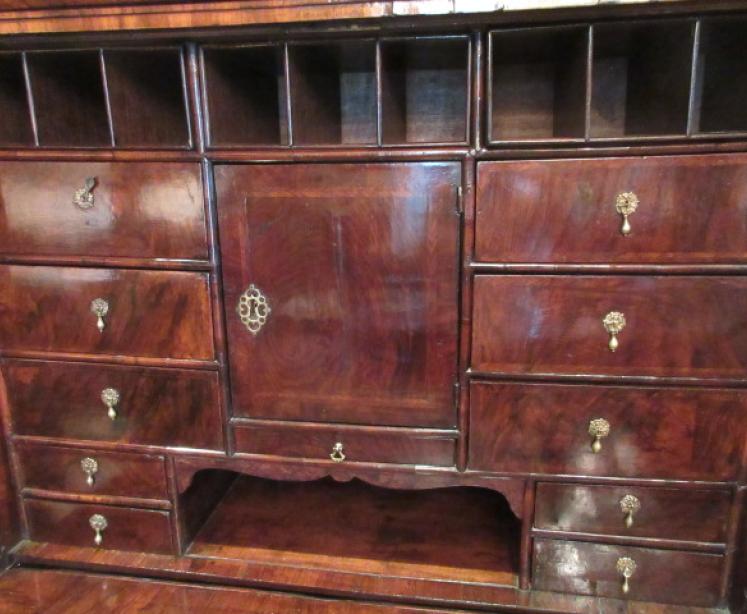 Stunning William & Mary Period Figured Walnut Escritoire - Image 4
