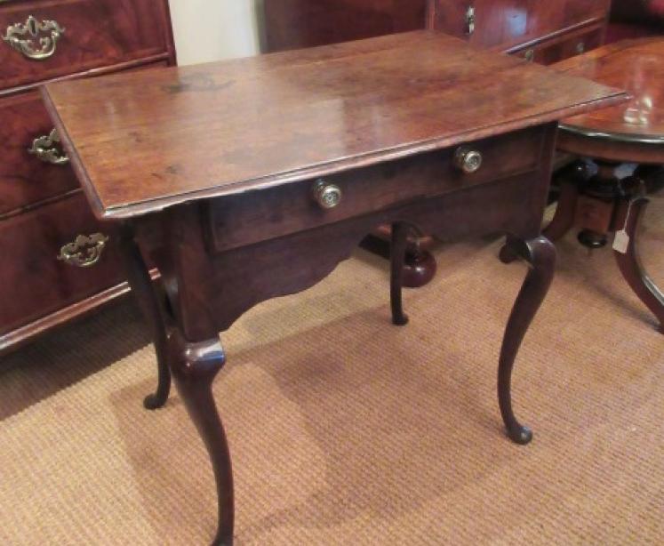 Mid Georgian Antique Oak Lowboy - Image 1