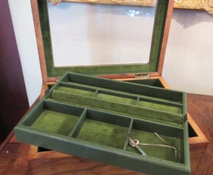 Mid Victorian Figured Walnut Jewellery Box - Image 3