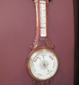 Superb Antique Polished Oak Banjo Barometer