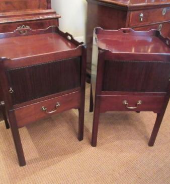 Fine Pair of George III Antique Mahogany Night Stands