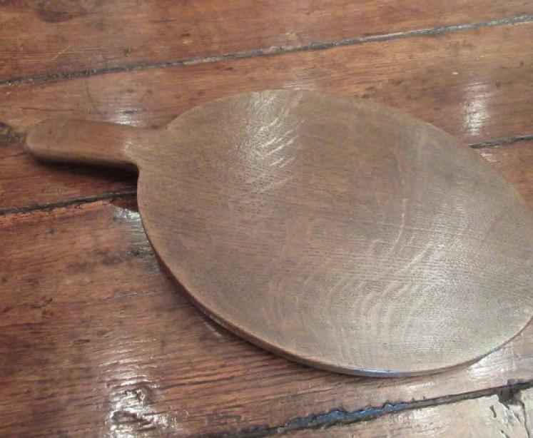 Mouseman Adzed Oak Cheeseboard - Image 4