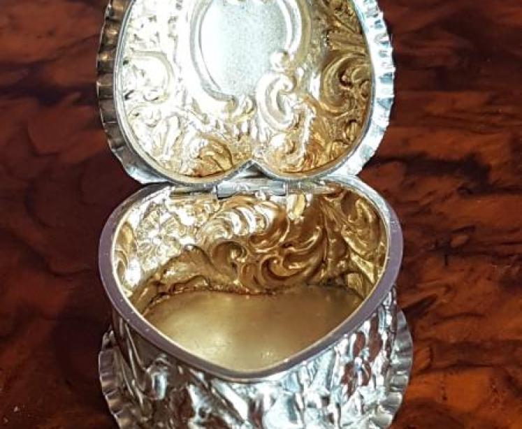 Victorian Silver Heart Shaped Pill Box - Image 2