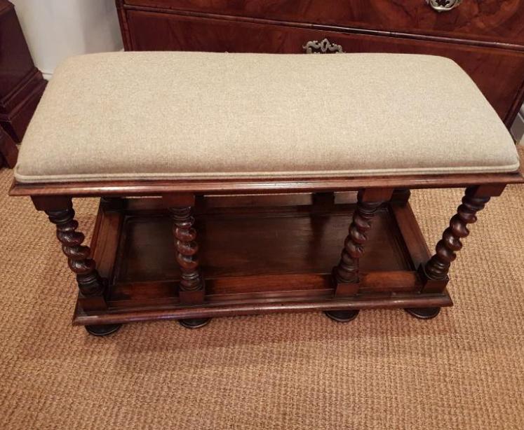 Antique William and Mary Style Walnut Framed Hall Bench. - Image 2
