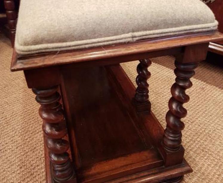 Antique William and Mary Style Walnut Framed Hall Bench. - Image 5