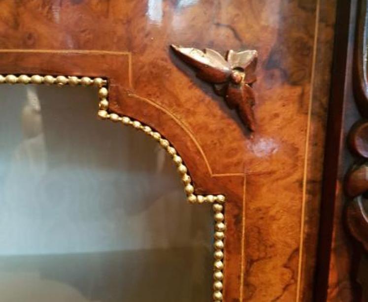 Fine Mid Victorian Antique Burr Walnut Credenza - Image 2