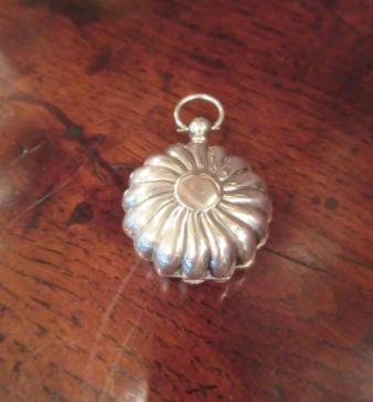 Victorian Antique Solid Silver Sovereign Case