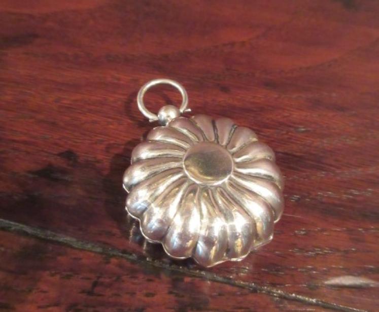 Victorian Antique Solid Silver Sovereign Case - Image 4