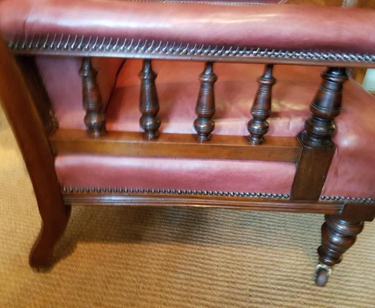 Superb Early Victorian Mahogany Framed Leather Arm Chair  - Image 5