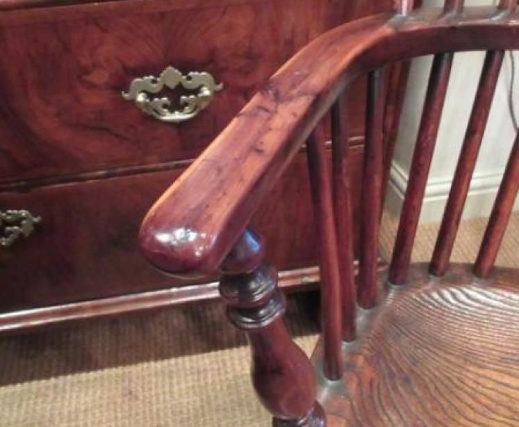 Early Victorian Yew Wood Low Back Windsor Armchair - Image 5