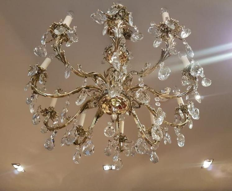 Superb Antique Brass and Crystal Ten Arm Chandelier - Image 2