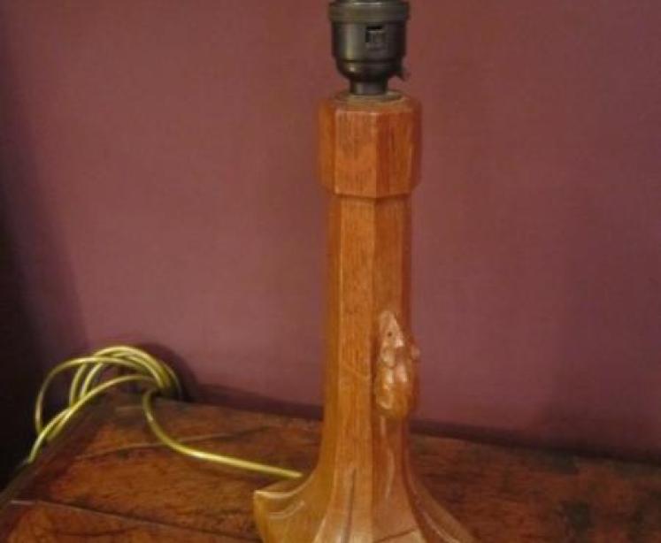 Old Mouseman Azed Oak Table Lamp - Image 1
