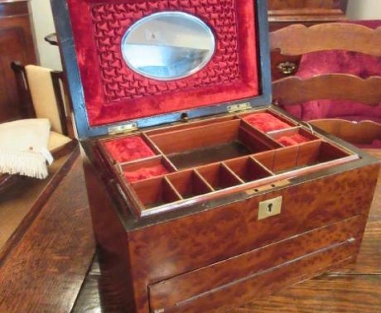 Mid Victorian Amboyna Jewellery Writing Box - Image 1