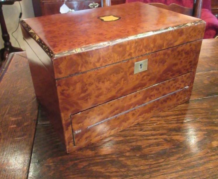 Mid Victorian Amboyna Jewellery Writing Box - Image 5