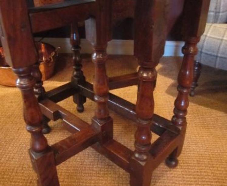 Period Early Georgian Oak Gateleg Table - Image 2