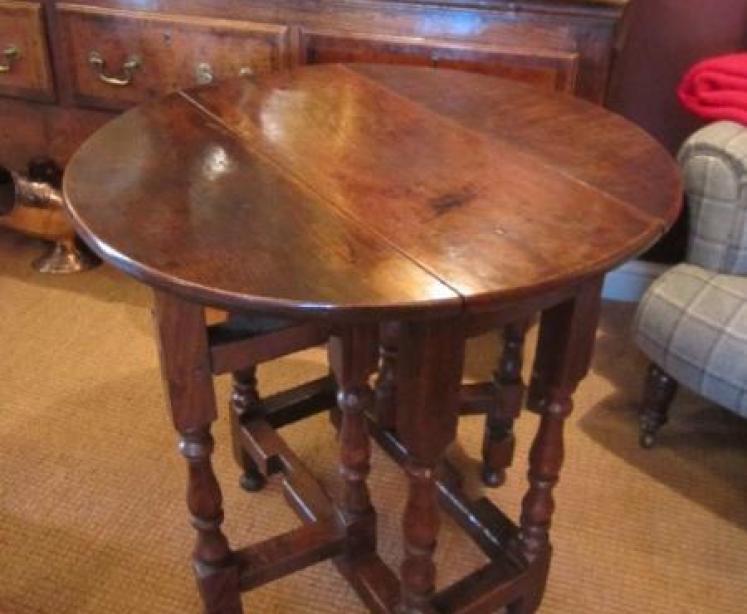Period Early Georgian Oak Gateleg Table - Image 3