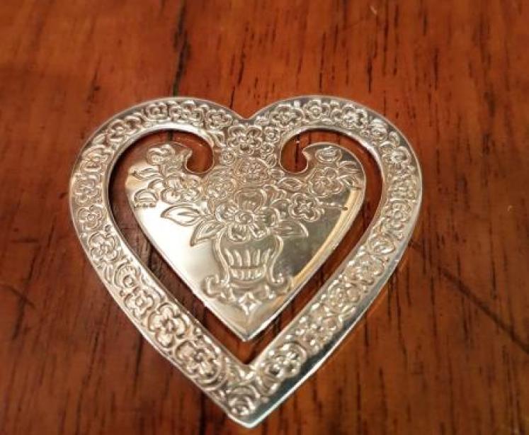 Silver Heart Shaped Page Marker - Image 1