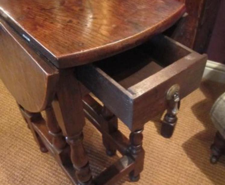 Period Early Georgian Oak Gateleg Table - Image 5