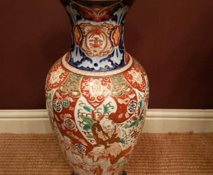 Superb Large Antique Imari Vase - Image 1