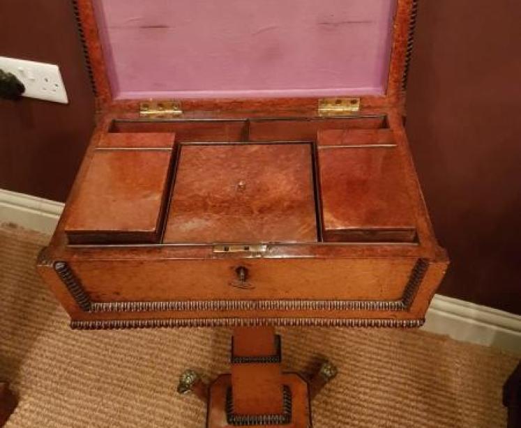 Superb Antique Regency Amboyna Teapoy - Image 2