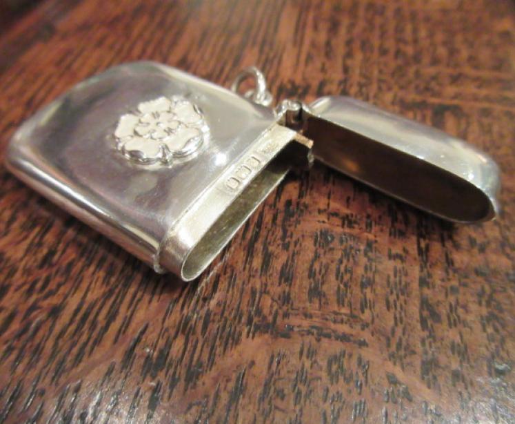 Edwardian Silver Yorkshire White Rose Vesta Case - Image 3