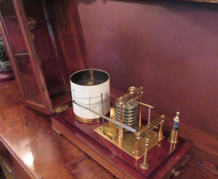 Antique Mahogany Cased Portable Barograph - Image 3