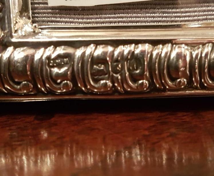 Victorian Silver Photo Frame by Mappin and Webb - Image 2